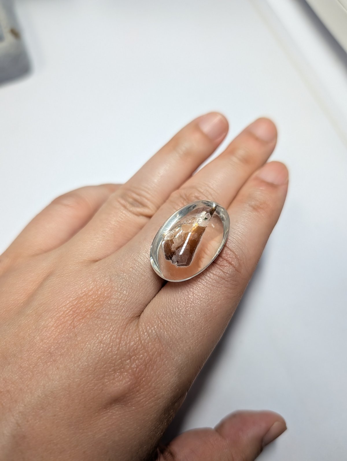 超個性派 水晶 42.99ct 28.50×18.47mm カボション カット ルース | 鈴