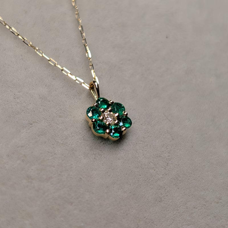 K18WGエメラルド0.64ct/ダイヤペンダントヘッド NCM035 【公式通販】