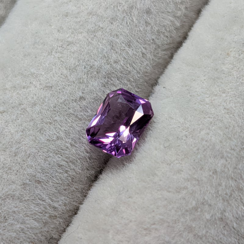 パープル サファイア 0.58ct 5.51x4.44mm オクタゴン ラディアント