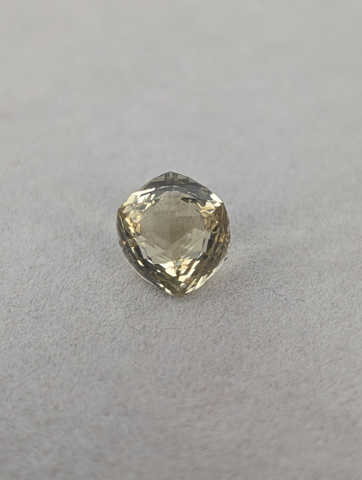 煌カット】レモンクォーツ 8mm 煌カット ルース シミズ貴石 | 鈴木屋