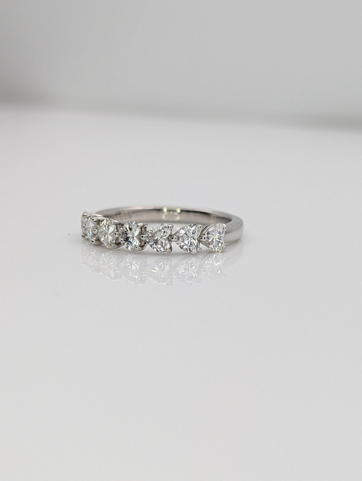 CGL鑑定書】PT900 ダイヤモンド 1.028ctハートシェイプ7pcs Dカラー VS