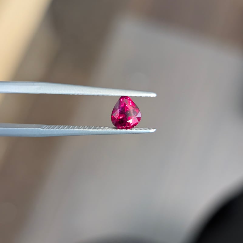 真っ赤！】【GIA鑑別】ルビー 1.02ct 6.16×5.33×4.25 mm ペアシェ