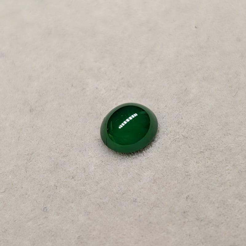 グアテマラ翡翠 0.770ct 6.3×5.7mm オーバル カボションカット ルース