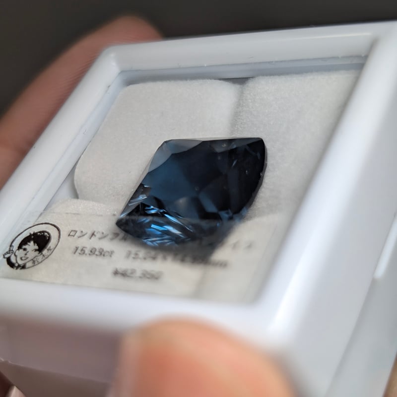 ロンドン ブルー トパーズ 15.93ct 15.04×14.89mm クッション