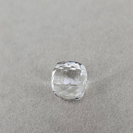 【煌カット】白水晶 8mm 煌カット ルース　シミズ貴石