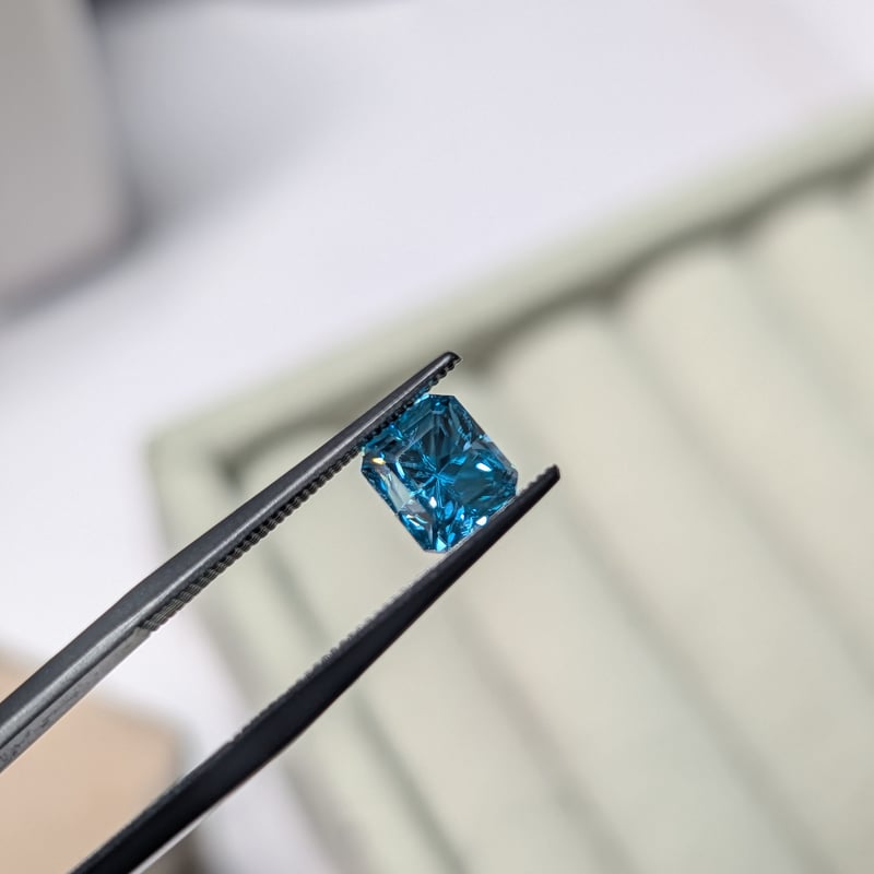 ブルー ジルコン 2.23ct 6.31×5.65mm オクタゴンカット ルース | 鈴木