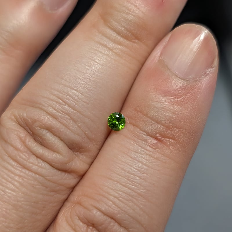 訳あり】超ホーステイルインクルージョン ロシア産 デマントイド