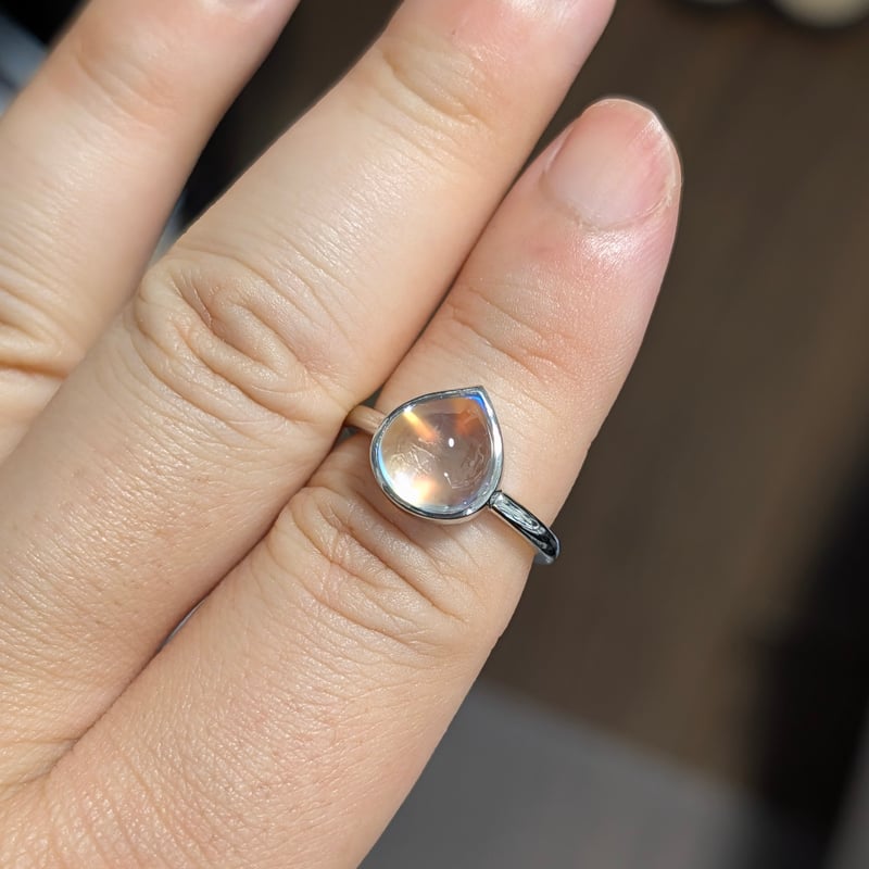 現品限り】PT900 最高品質アンデシンラブラドライト 4.37ct 鍛造リング