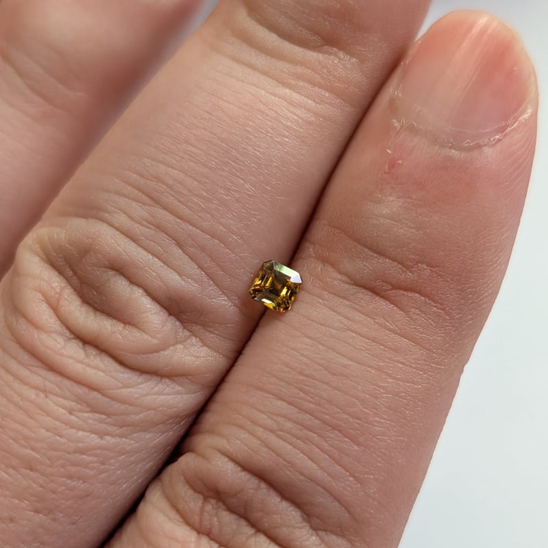 スフェーン 0.25ct 3.44×3.44mm オクタゴン カット ルース | 鈴木屋byJ