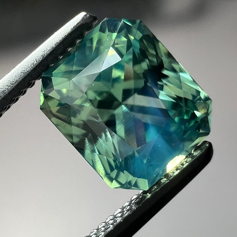 ティール サファイア 1.63ct 6.65×5.79mm シルキーグリーン オクタゴン