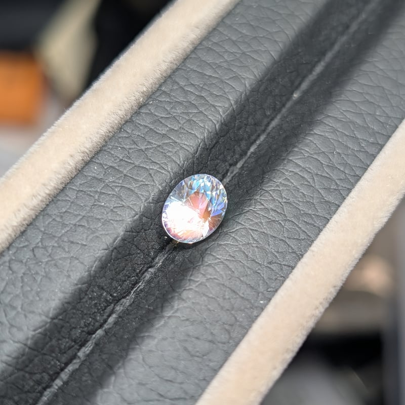 アンデシン ラブラドライト 1.81ct 7.9×6.4mm オーバルカット ルース