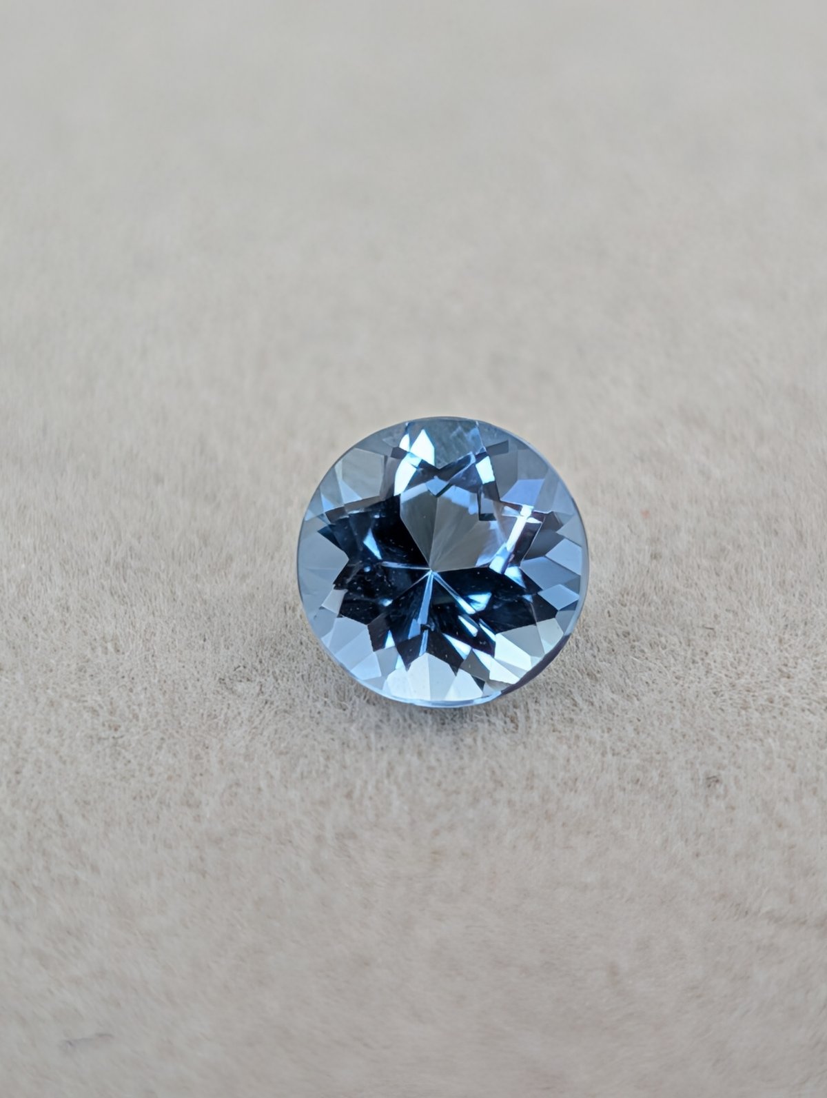 サンタマリアカラー アクアマリン 0.738ct 5.8mm ラウンド カット