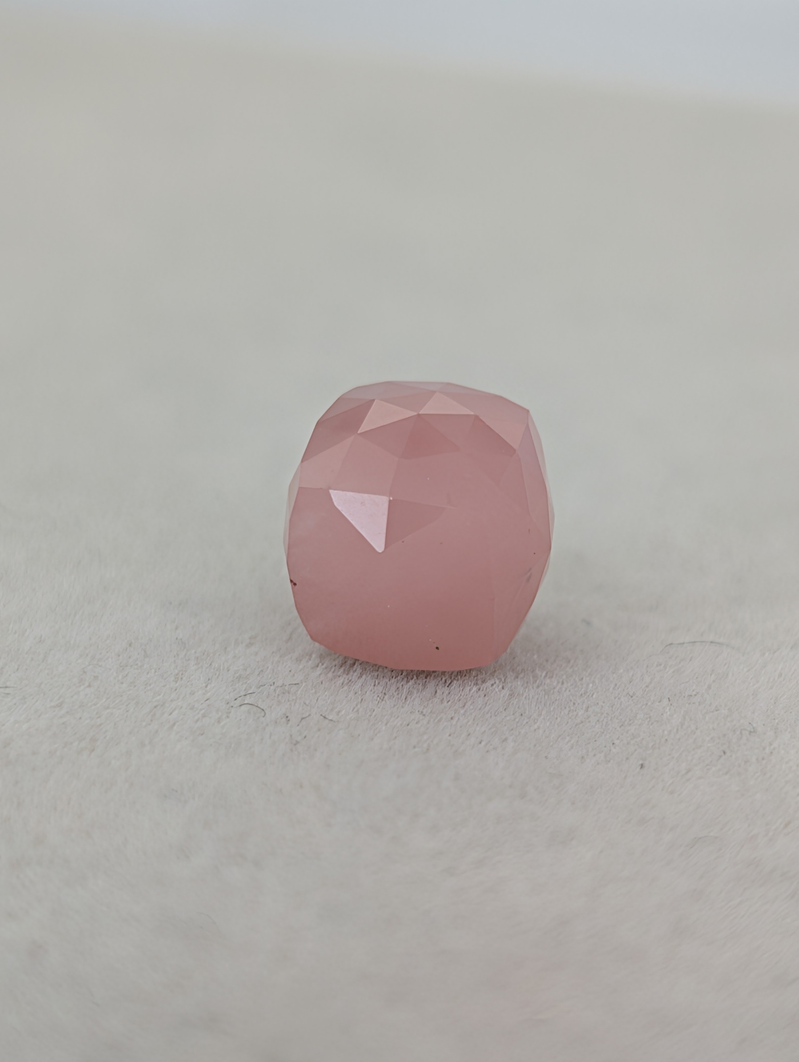 煌カット】ピンクカルセドニー 8mm 煌カット ルース シミズ貴石 | 鈴木