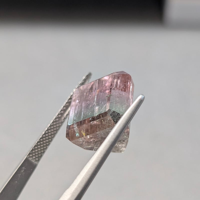 バイカラー トルマリン 15.47ct 12.27×12.80mm オクタゴンカット