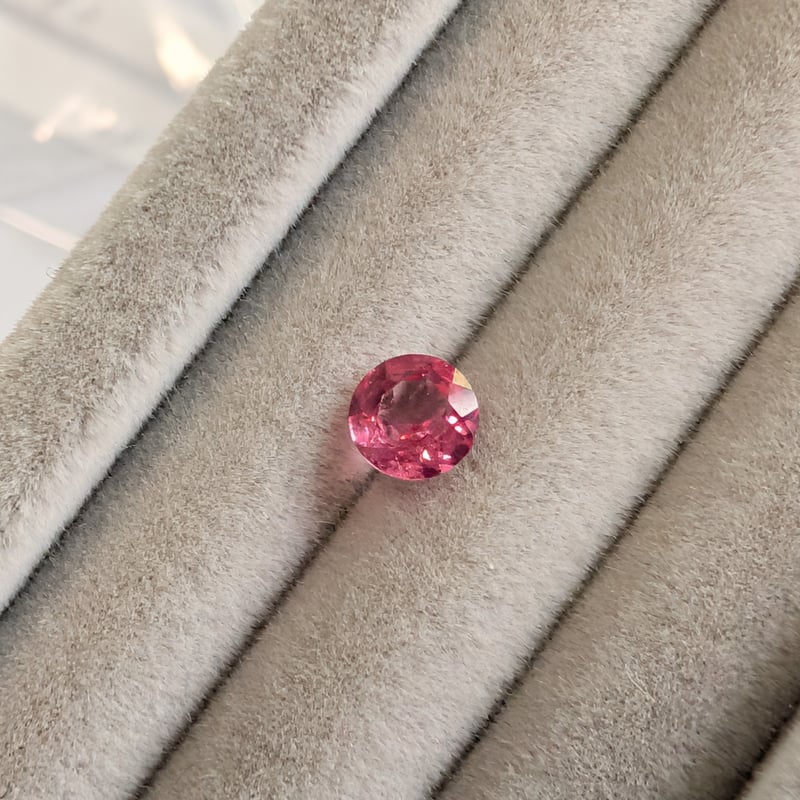 ピンクスピネル 0.39ct 4.74mm ラウンドカットルース | 鈴木屋byJOA STORE