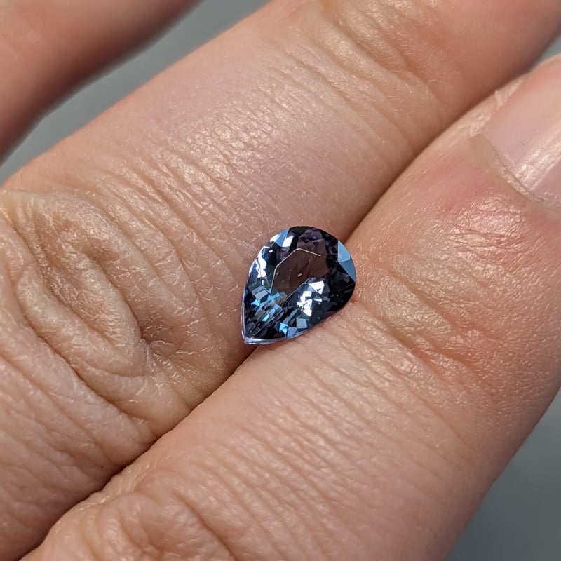 ゾイサイト 1.21ct 8.43×6.21mm ペアシェイプ カット ルース | 鈴木屋by