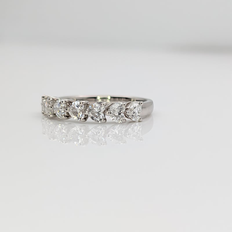 PT900ダイヤモンド 1.080ct ハートシェイプ7pcs ハーフエタニティ