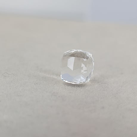 【煌カット】白水晶 8mm 煌カット ルース　シミズ貴石
