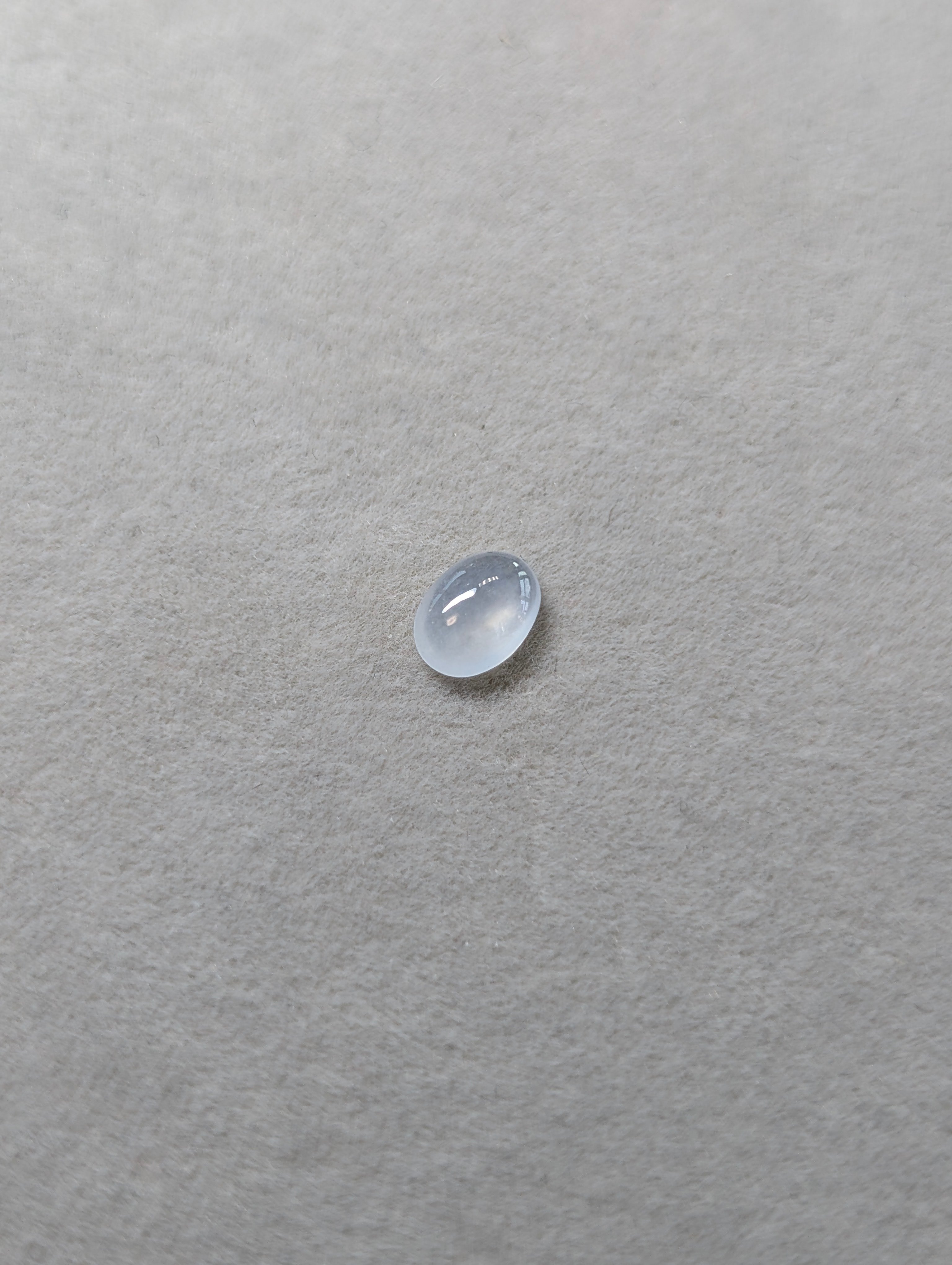 氷翡翠 0.70ct 6.8×5.0mm オーバル カボション カット ルース | 鈴木屋