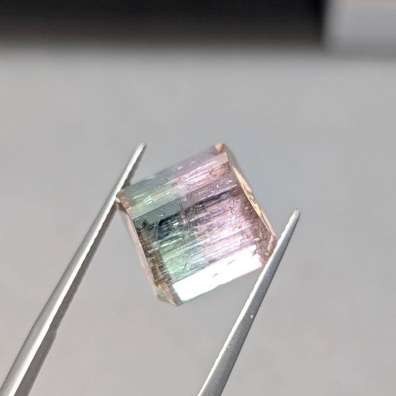 バイカラー トルマリン 15.47ct 12.27×12.80mm オクタゴンカット