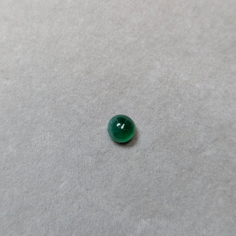 翡翠 翡翠 0.85ct ラウンド カボション カット ルース ミャンマー産