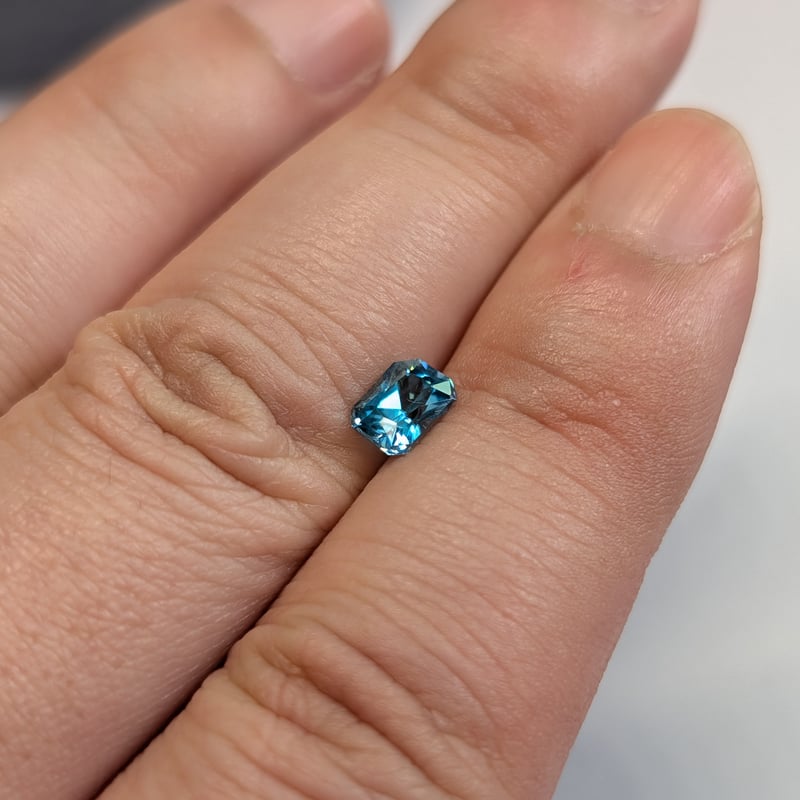 ブルージルコン 1.08ct 5.90×4.32mm オクタゴン ルース | 鈴木屋byJOA
