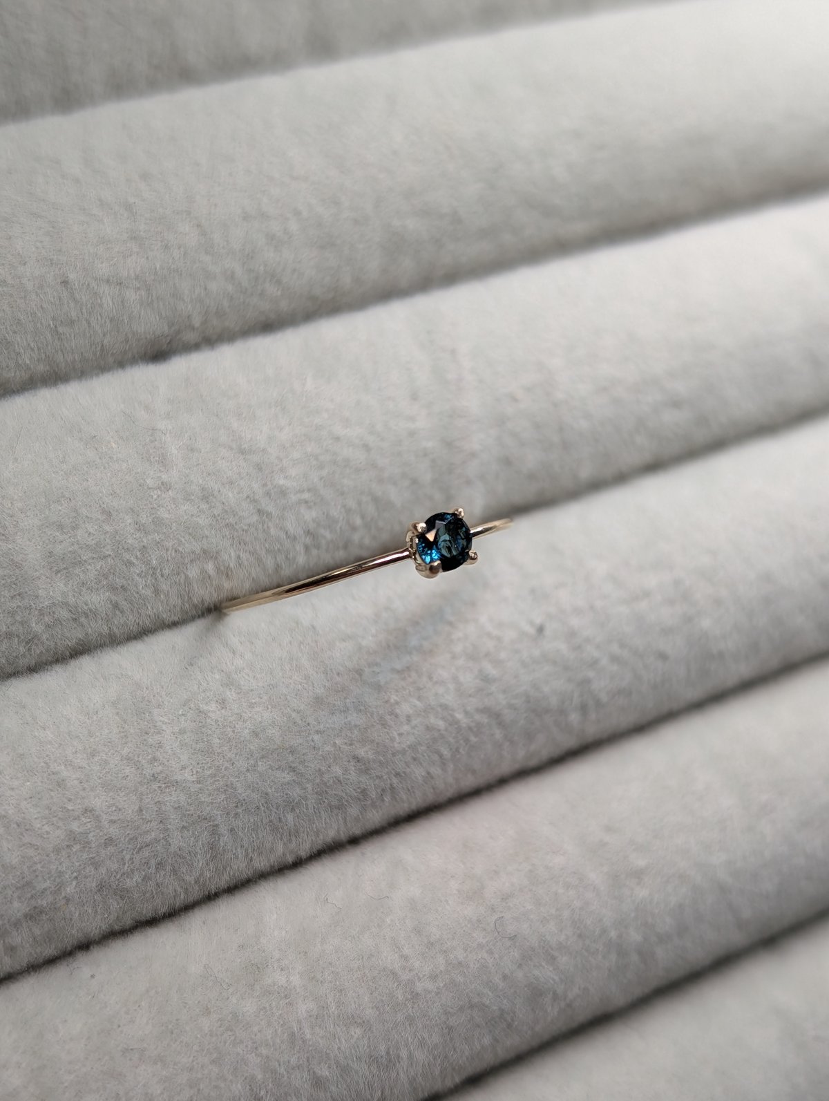 *四つ畳みの指輪*【藍墨】 超華奢リング K10 9号 ブルートルマリン 約3mm ※サイズ直し不可 | 鈴木