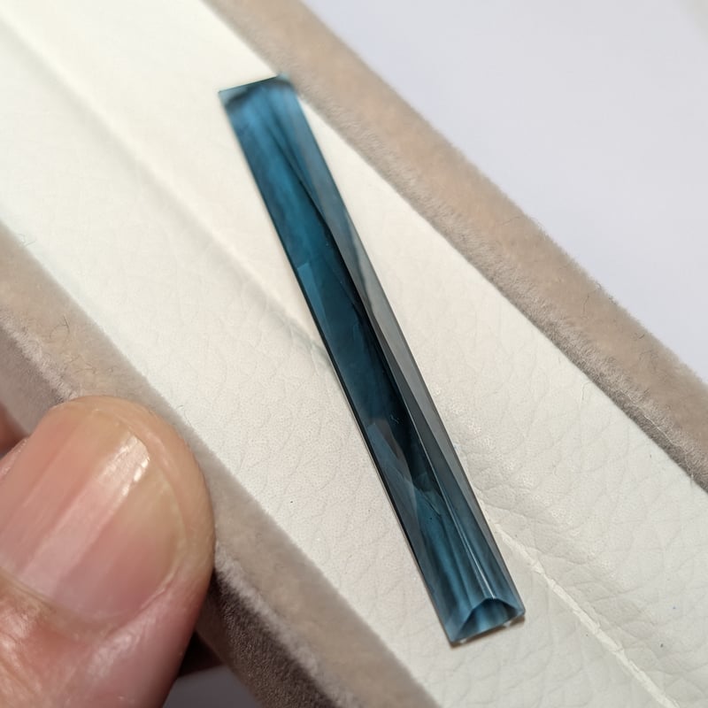 インディコライト トルマリン 8.89ct 45mm×5.5mm レクタンギュラー