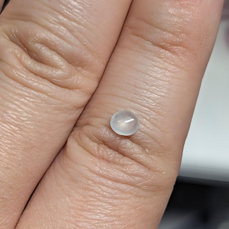 氷翡翠 0.345ct 4.8×4.2mm カボションカット ルース ミャンマー産