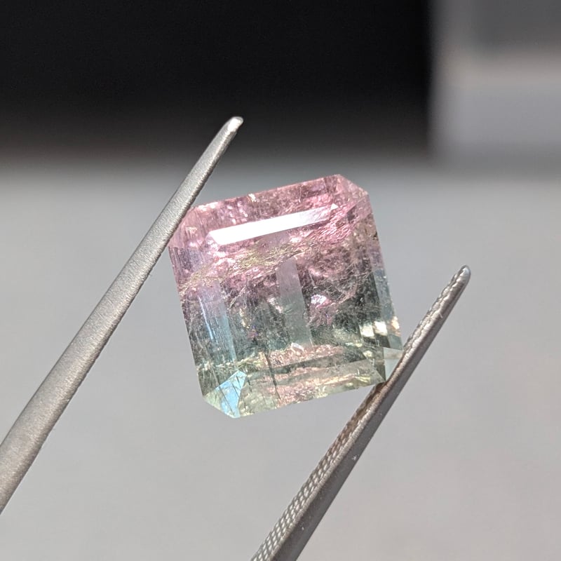 バイカラー トルマリン 9.08ct 11.01×10.61mm オクタゴンカット ルース