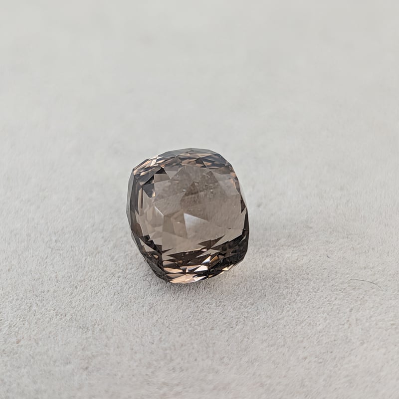 煌カット】スモーキークォーツ 8mm 煌カット ルース シミズ貴石 | 鈴木