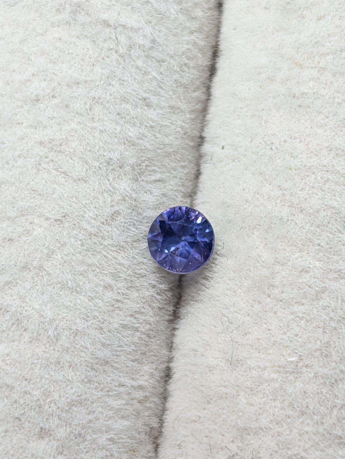 バイオレット サファイア 0.23ct 3.65mm ラウンド ルース | 鈴木屋