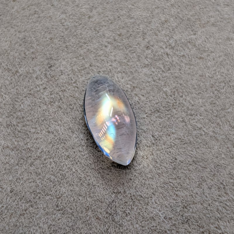 ラブラドライト 0.57ct 7.98×3.95mm マーキス カボション カット