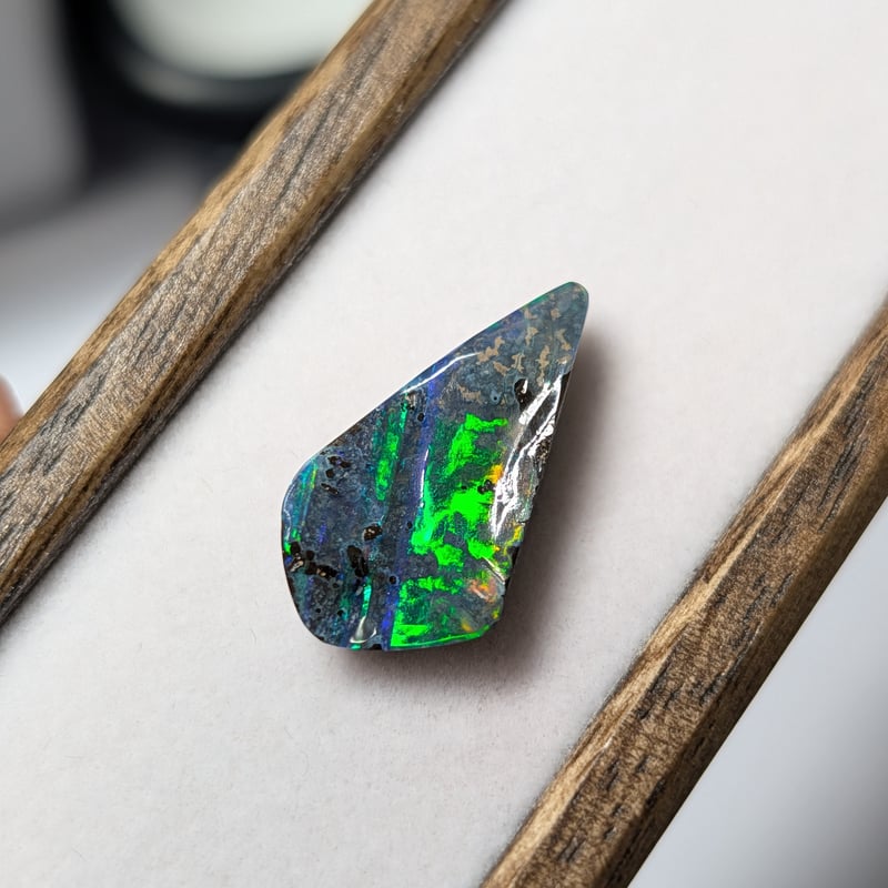ボルダー オパール 5.59ct 21.6×11.5mm 変形カット ルース | 鈴木屋byJ