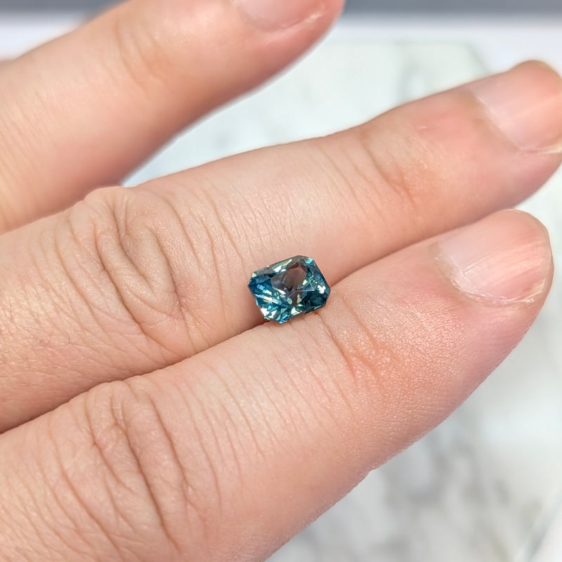 ティール サファイア 1.63ct 6.65×5.79mm シルキーグリーン オクタゴン