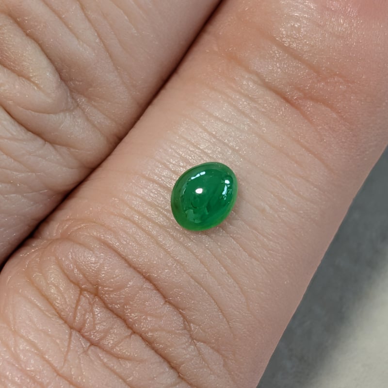 濃い色！】ミャンマー産 翡翠 0.470ct 5.18×4.25mm オーバル