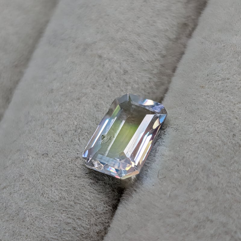 ラブラドライト 1.15ct 7.8×5.8mm オクタゴンカット ルース | 鈴木屋 
