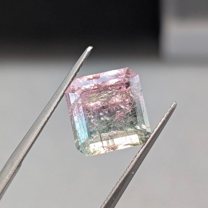 トルマリン　68g バイカラー トルマリン 9.08ct 11.01×10.61mm オクタゴンカット ルース