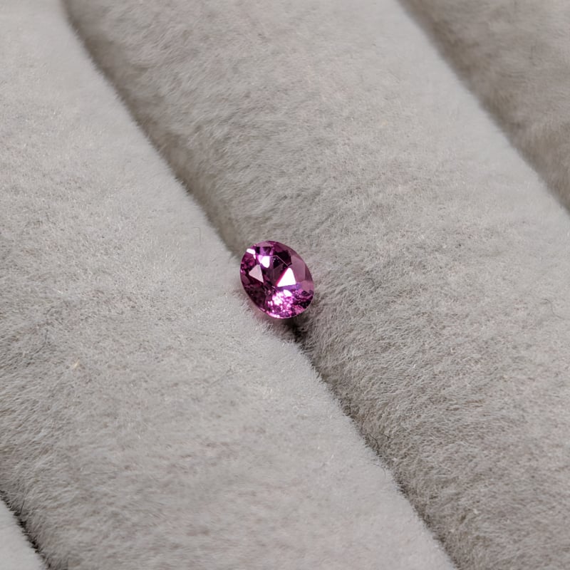 ピンクオーバルカット天然石ルビー0.19ct ピンクスピネル 0.19ct 3.75×3.04mm オーバルカットルース | 鈴木屋byJO