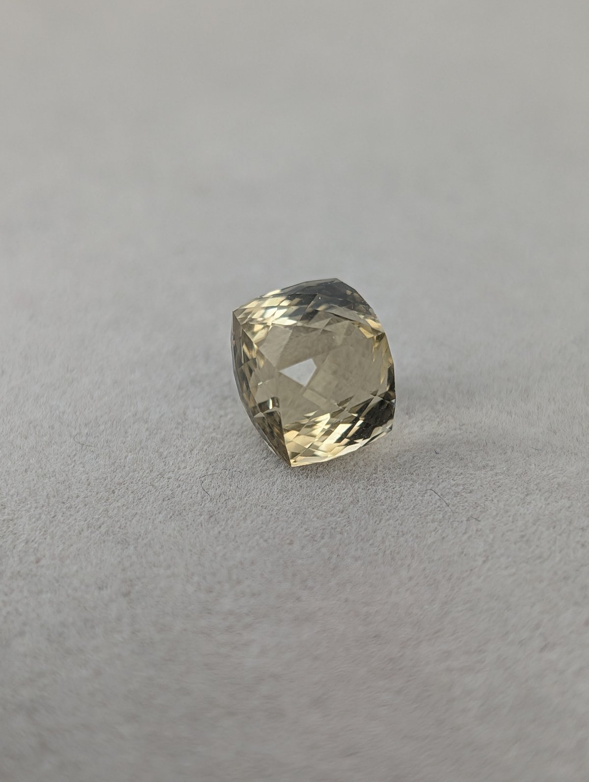 煌カット】レモンクォーツ 8mm 煌カット ルース シミズ貴石 | 鈴木屋