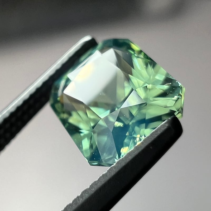 ティール サファイア 1.63ct 6.65×5.79mm シルキーグリーン オクタゴン