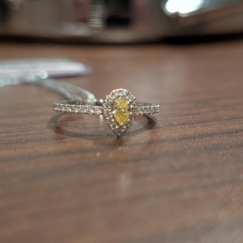 CGLソ】K18イエローダイヤモンド0.149ct×ダイヤモンド0.25ct リング FAN