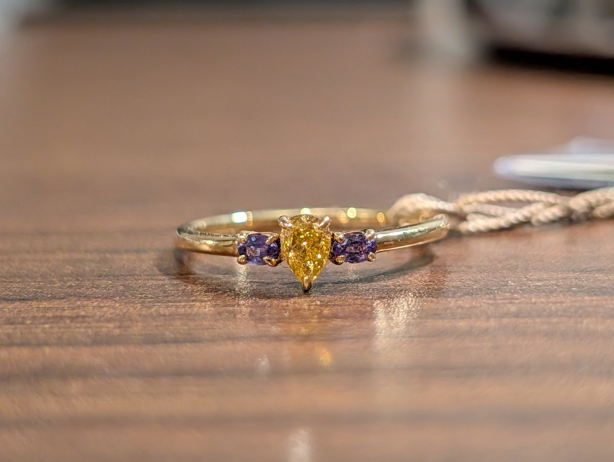 K18イエローダイヤモンド0.209ct×アレキサンドライト0.13ct リング