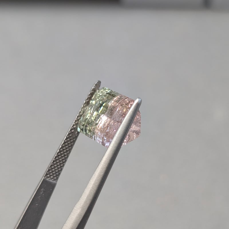 バイカラー トルマリン 5.72ct 11.32×9.12mm オクタゴンカット ルース