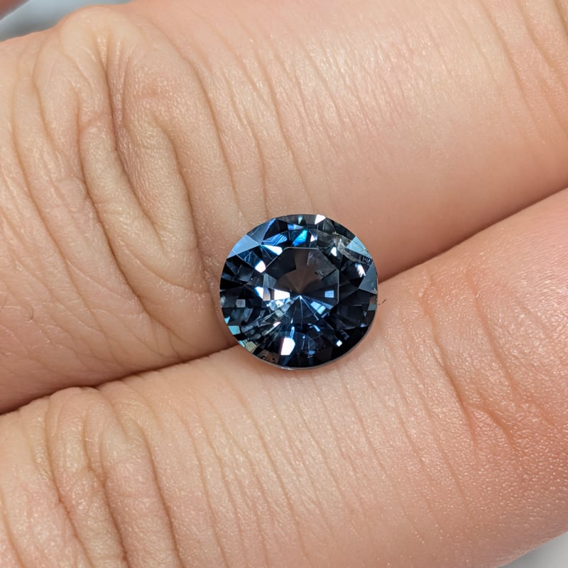 ティール サファイア （バイカラー） 2.60ct 8.31mm ラウンド カット