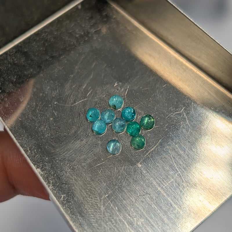 しゅわしゅわカボション パライバトルマリン 約 3mm ルース しゅわしゅわカボション パライバトルマリン 約 3mm ルース