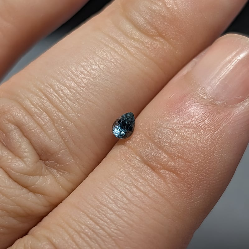 サファリン 0.22ct 4.15×3.05mm ペアシェイプ カット ルース | 鈴木屋by