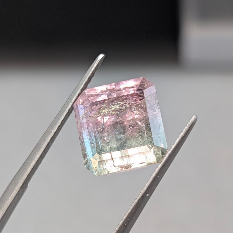 バイカラー トルマリン 9.08ct 11.01×10.61mm オクタゴンカット ルース