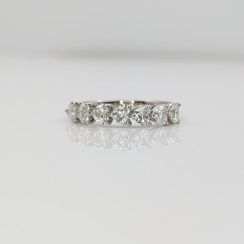 PT900ダイヤモンド 1.080ct ハートシェイプ7pcs ハーフエタニティ