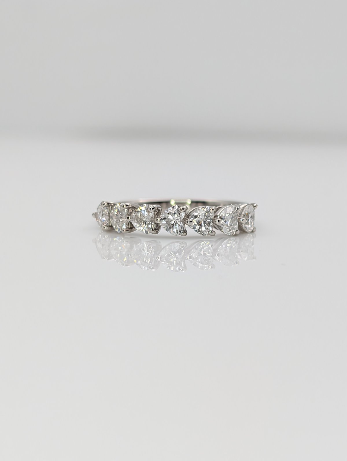 PT900ダイヤモンド 1.080ct ハートシェイプ7pcs ハーフエタニティ